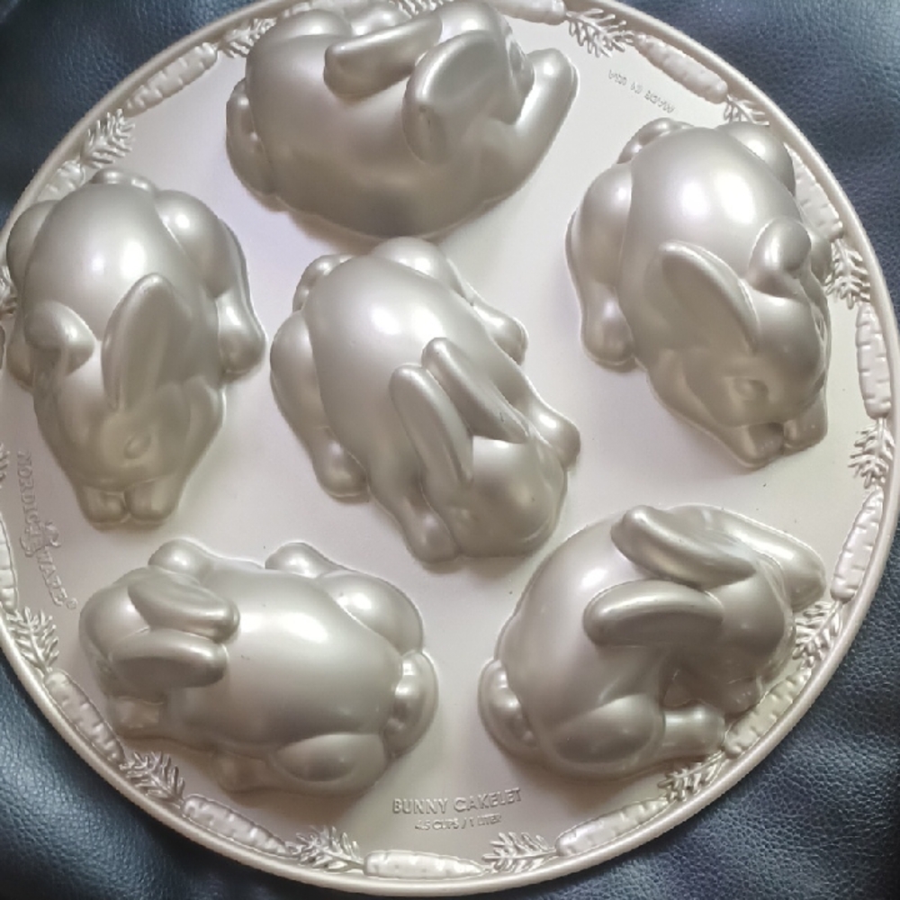 Silver Bunny Cakelet Pan